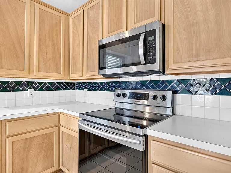 5814 Eldridge Glen Dr — Photo 10