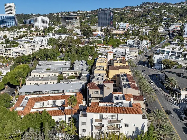851 N San Vicente Blvd #128 — Photo 34