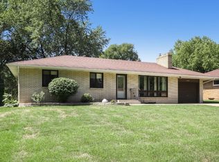 2581 Bittersweet Ln, Saint Paul, MN 55109