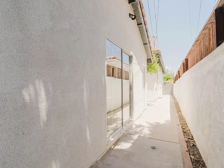 17908 Califa St — Photo 50