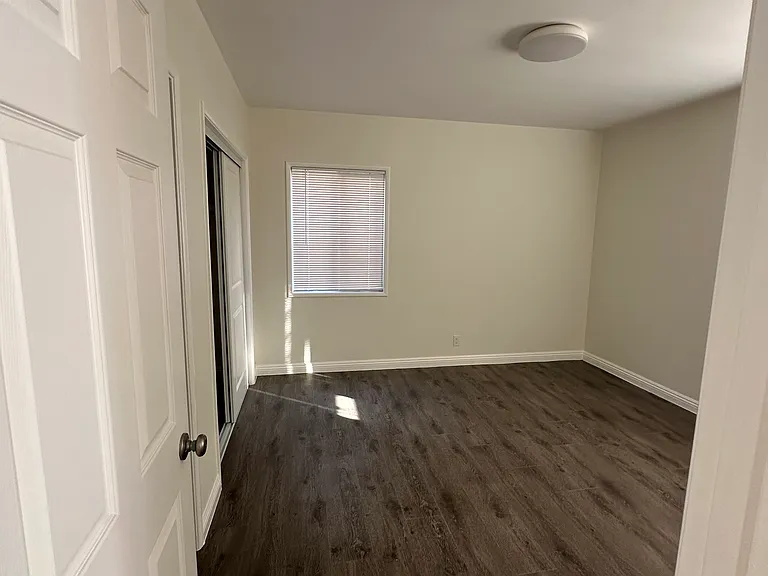 5821 Whitnall Hwy — Photo 12