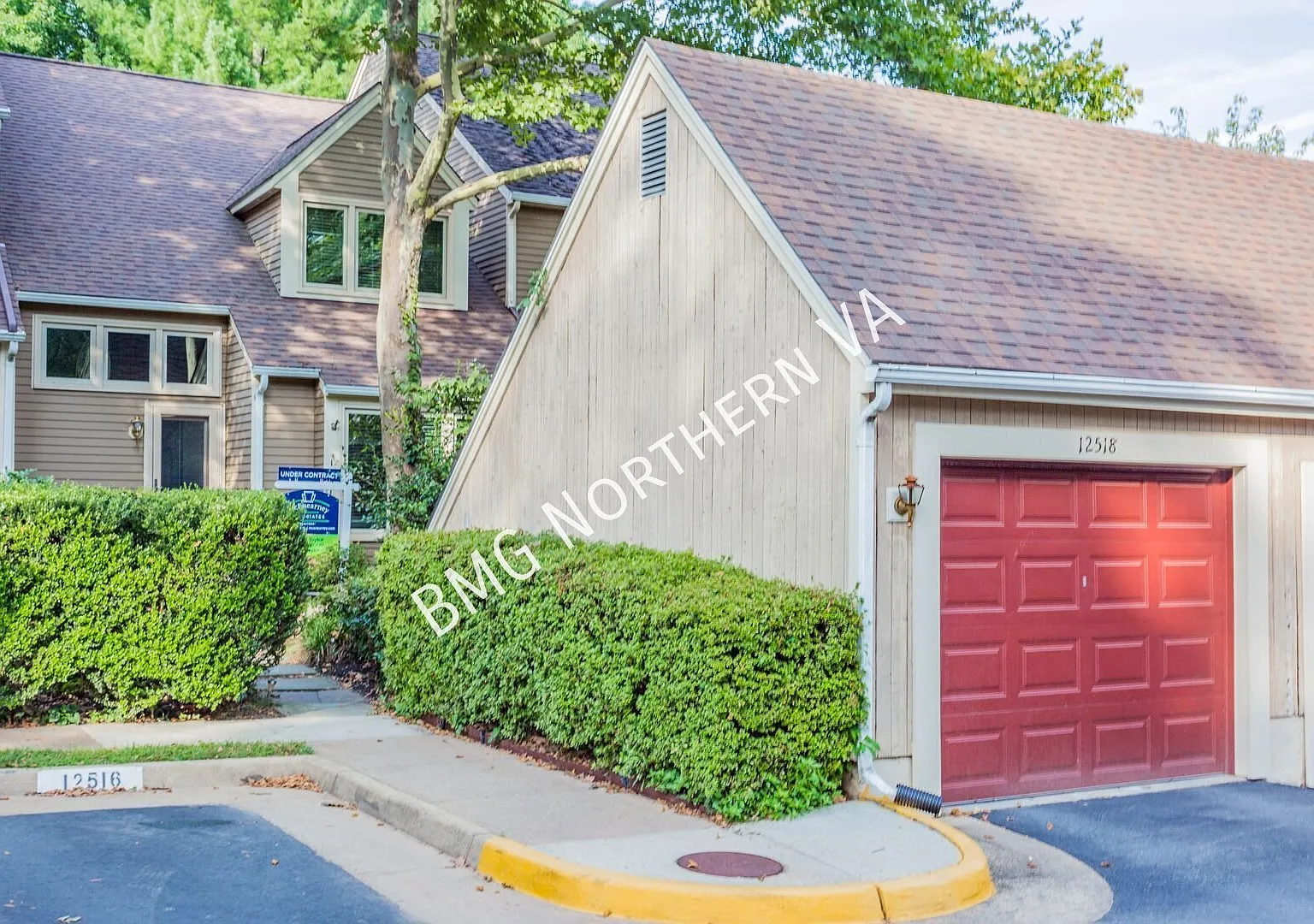 Fantastic 3BR/3.5 BA Townhome a Luxury Deck In Beautiful Fair Woods — Photo 1
