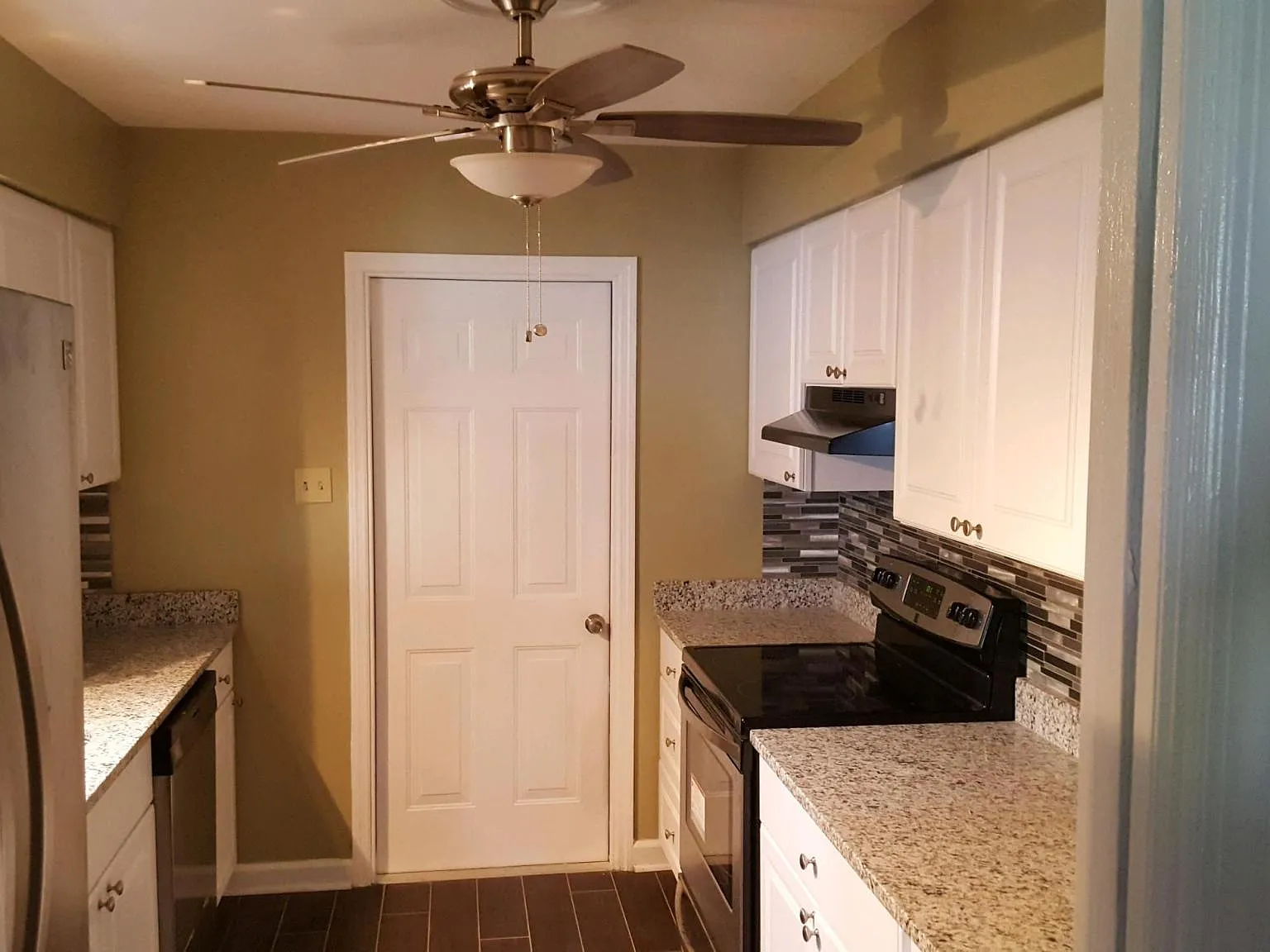 E 58th St, Savannah — Photo 3
