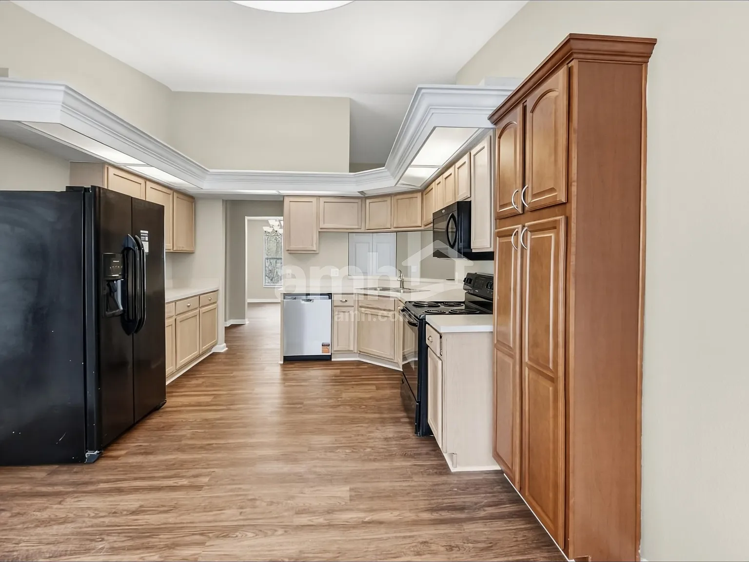 3 bed, 2.0 bath, 1719 sqft, $2,495 — Photo 3