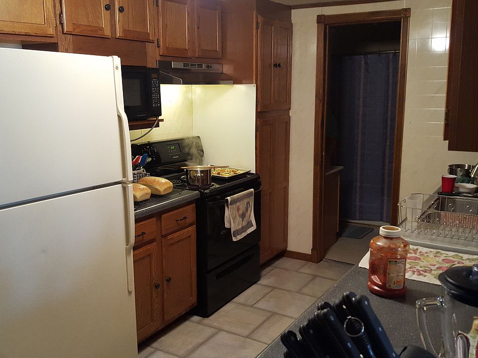 2nd image of 2402 Q St
