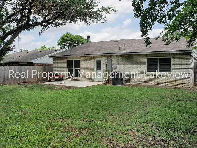 534 Oldbridge Dr — Photo 18