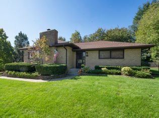1045 Summit Dr, Waukesha, WI 53186