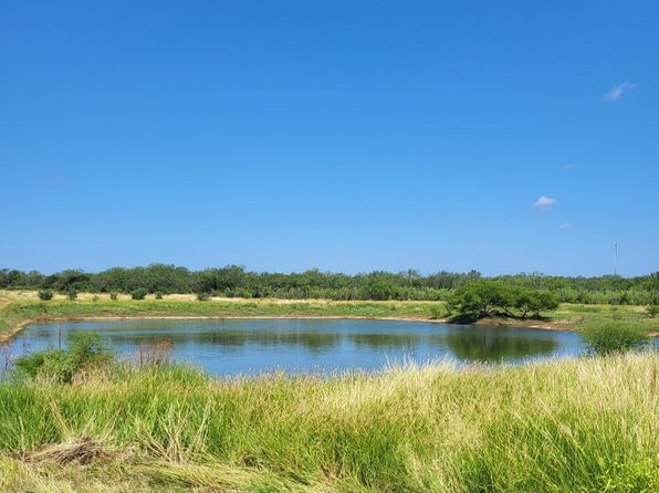 1526 Sandy Road, Big Wells, TX 78830