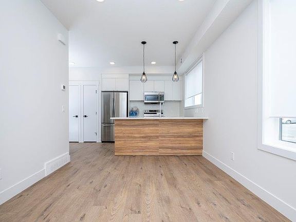 2nd image of 10060 46th St NE #401