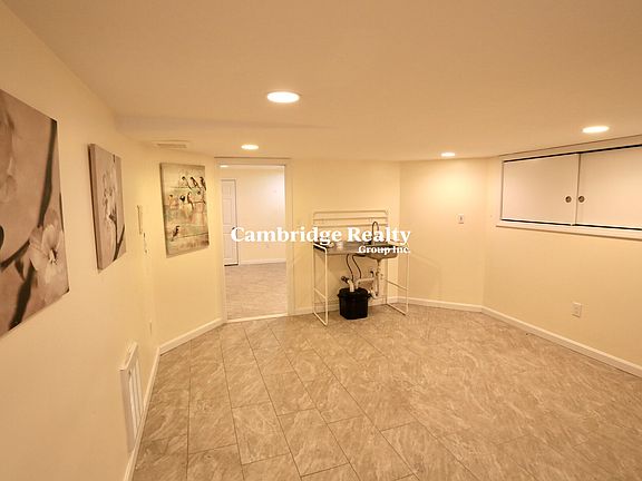 5th image of 124 Forest St #1T