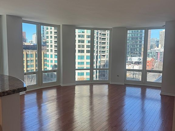 4th image of 345 N La Salle Dr APT 801