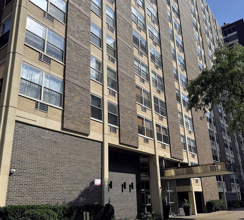 1st image of 3033 N Sheridan Rd APT 903