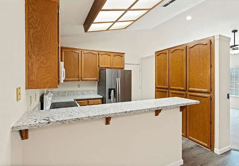 5740 Laguna Park Dr #B — Photo 11