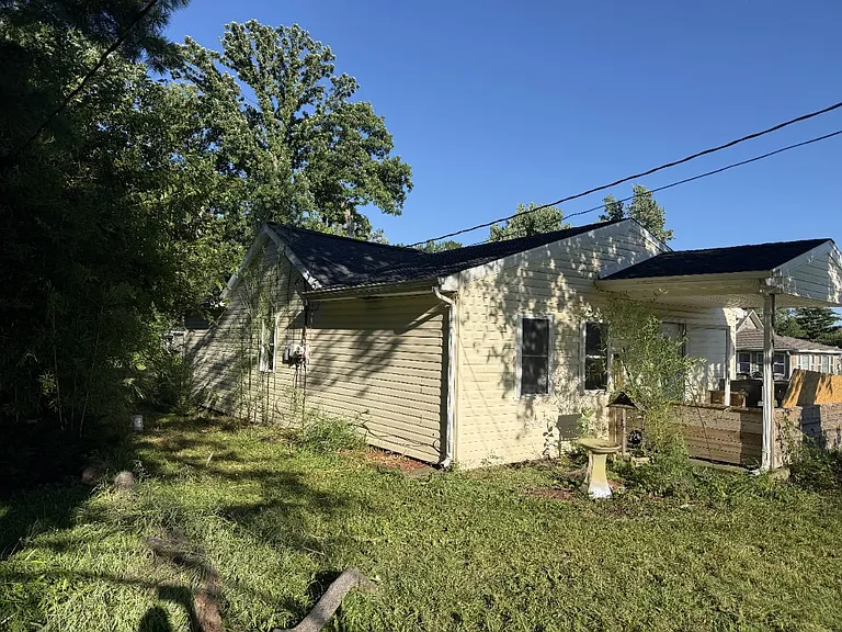 5115 Mathews Ave — Photo 1