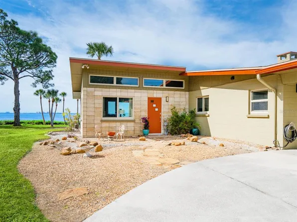 7608 Westmoreland Dr, Sarasota, FL 34243