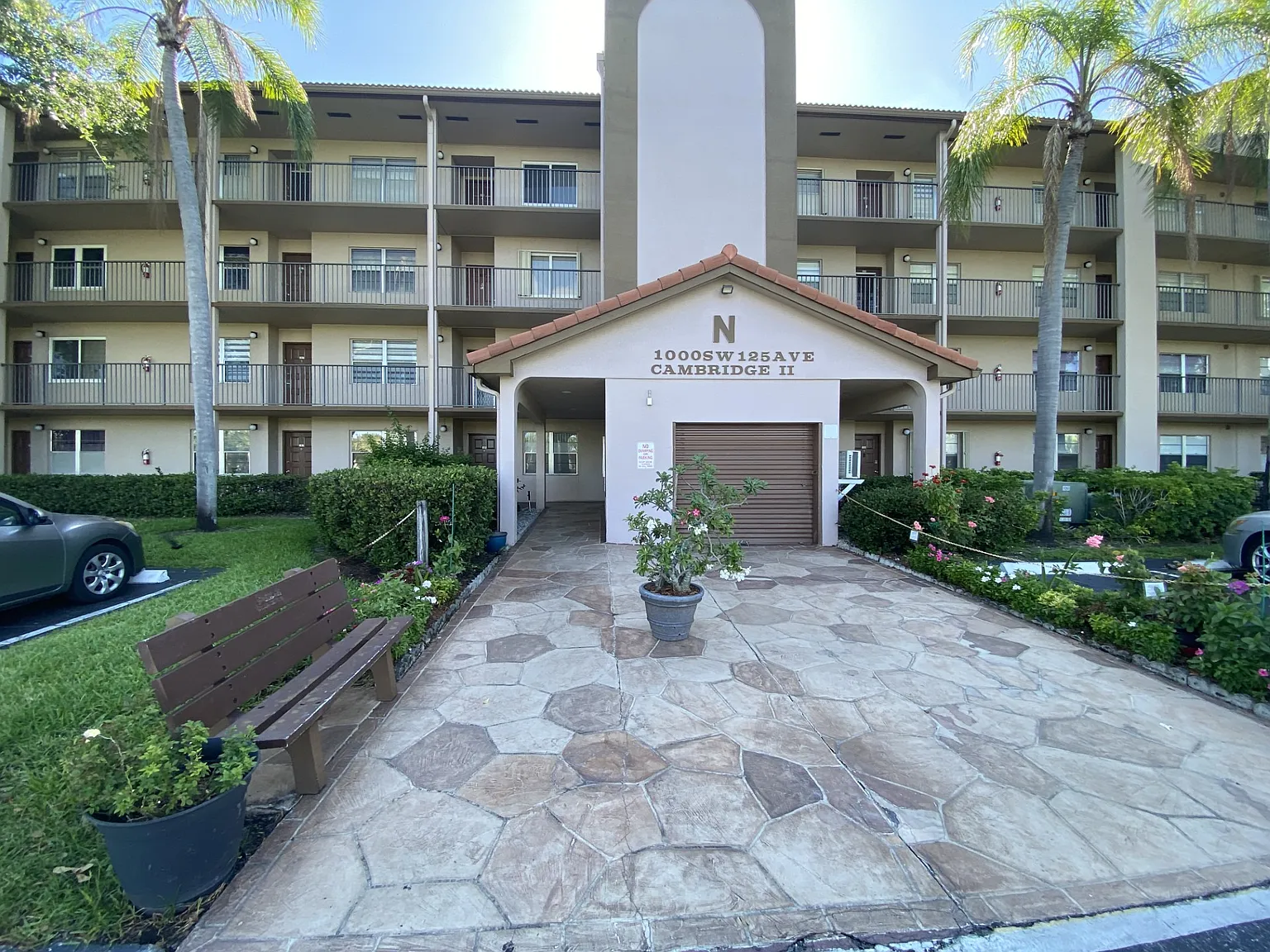 1 bed, 1.5 bath, 1065 sqft, $1,650 — Photo 1