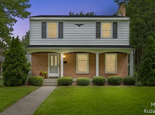 1711 Country Club Dr NE, Grand Rapids, MI 49505