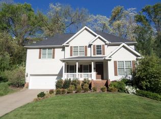 12 Kensington Ln, Huntington, WV 25705