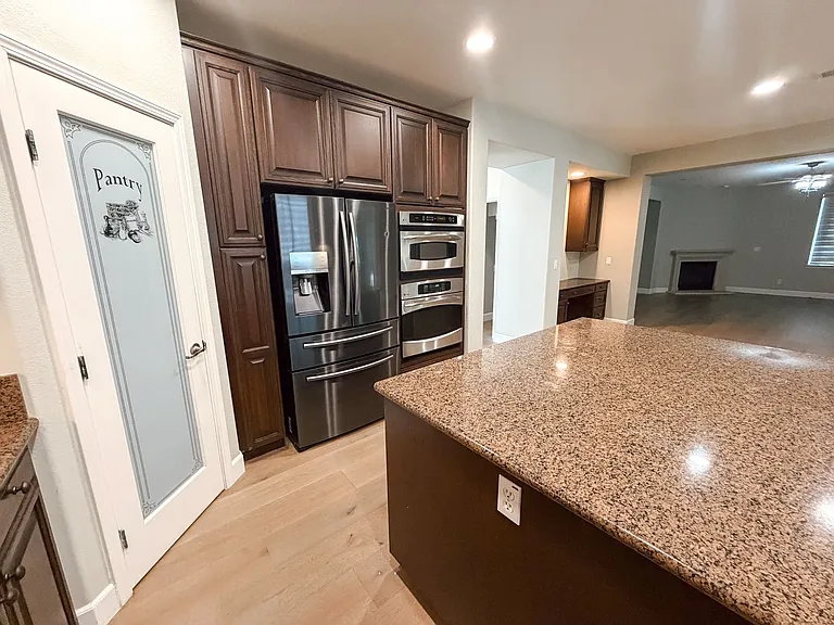 6238 Murdock Way — Photo 9