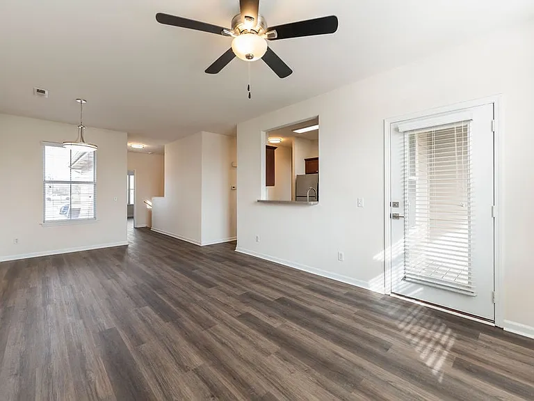 Ironwood Apartments and Townhomes — Photo 105