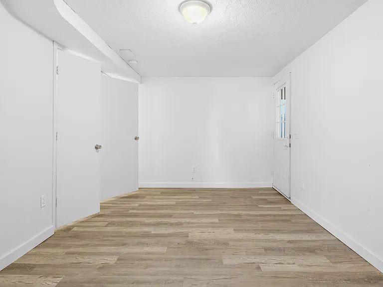 7684 N Vancouver Ave #3 — Photo 9