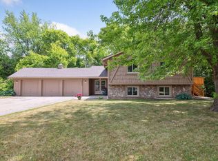 10633 Brunswick Cir, Bloomington, MN 55438