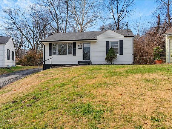 3rd image of 8584 Debbie Ct