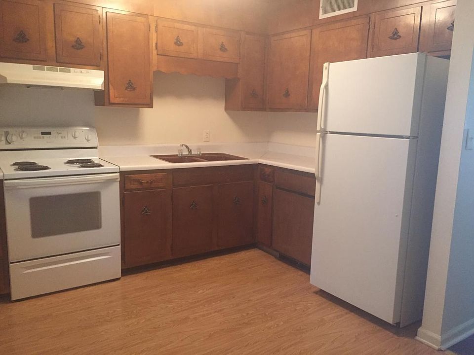 1st image of 3336 Pinewood Ave APT C
