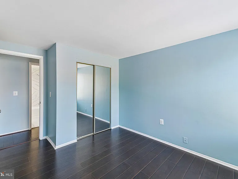 18131 Chalet Dr #301 — Photo 36
