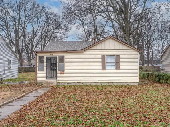 208 S Center Dr, West Memphis, AR 72301