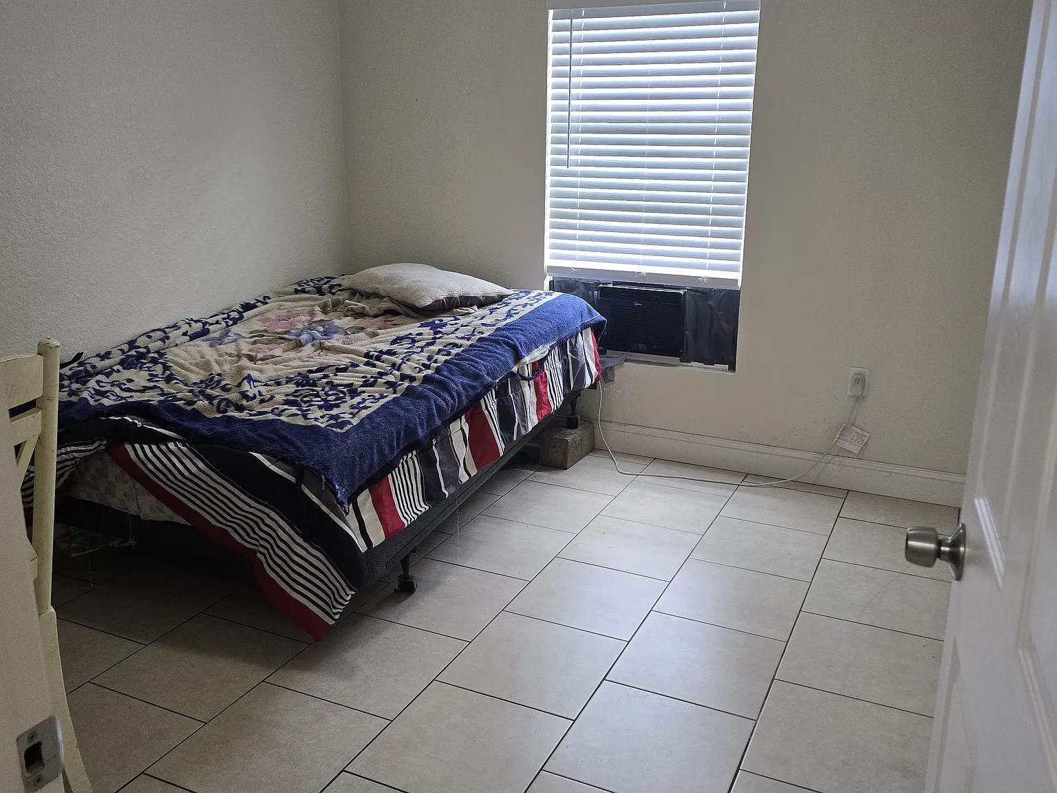 3 bed, 1228 sqft, $800 — Photo 1