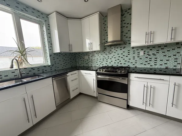 (undisclosed Address), Brooklyn, NY 11223