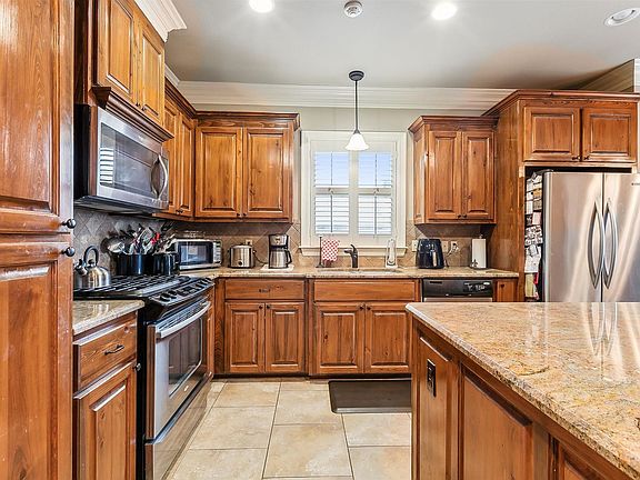 5th image of 30979 Ridgeway Dr