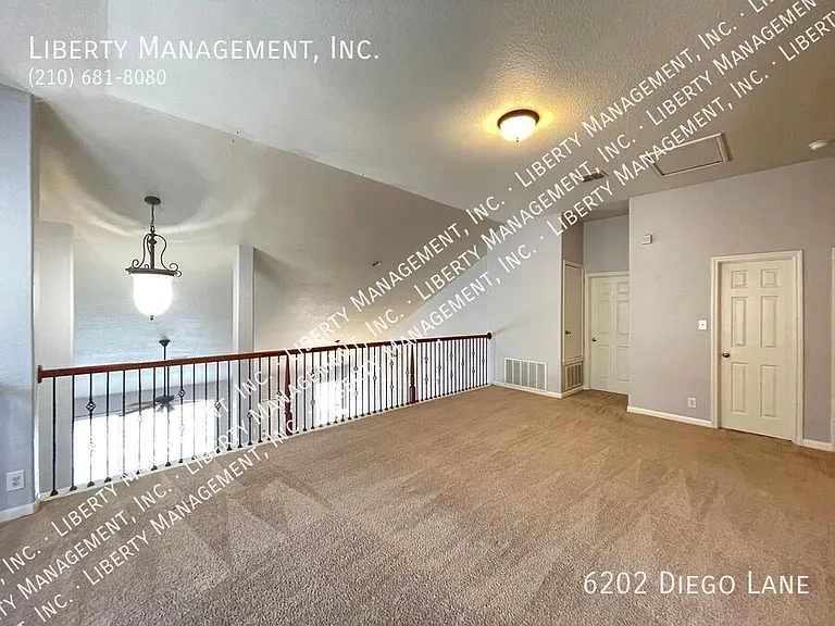 6202 Diego Ln — Photo 28