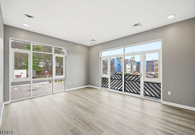 271 Millburn Ave #2D — Photo 14