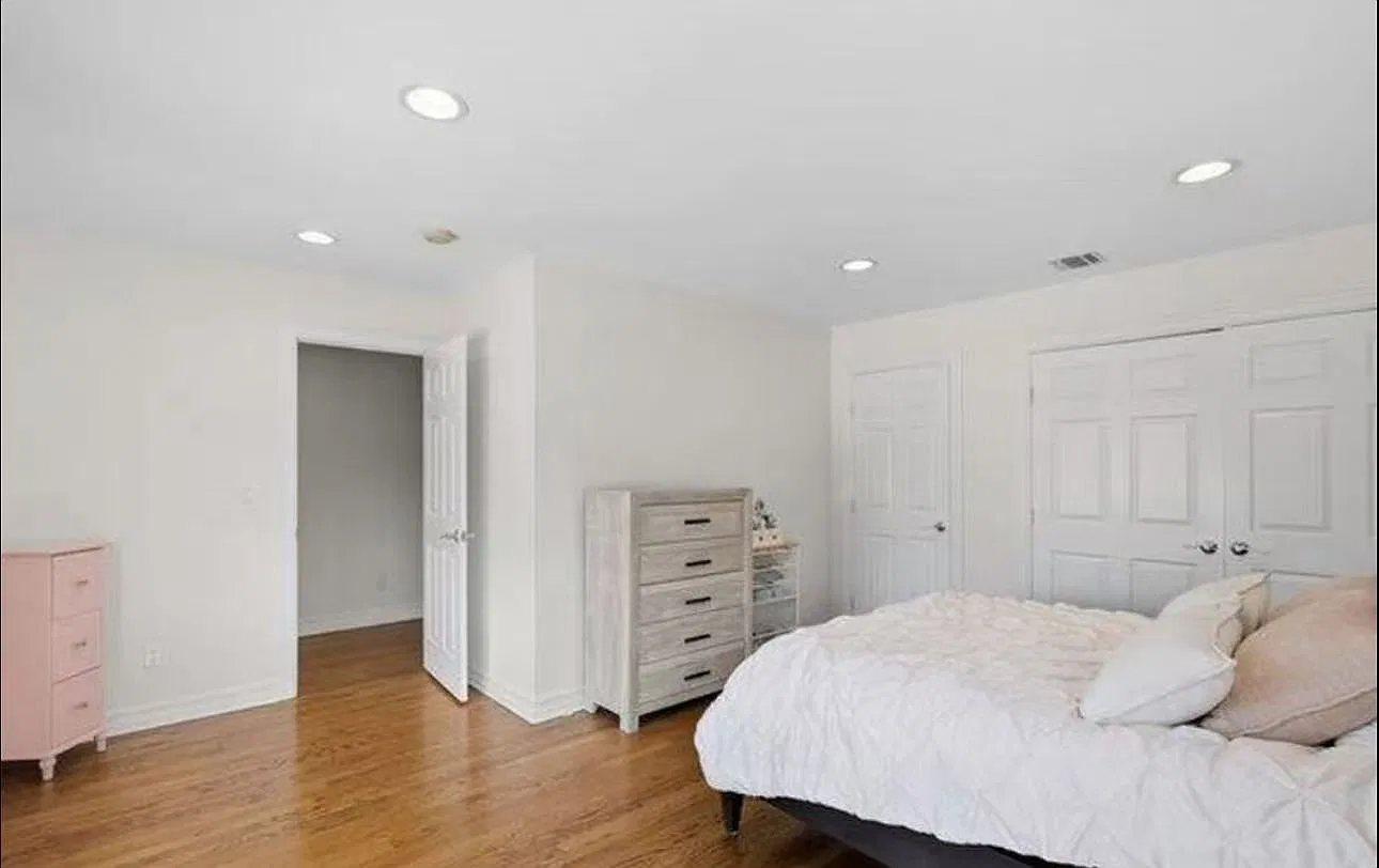 Garden Cir, Syosset — Photo 1