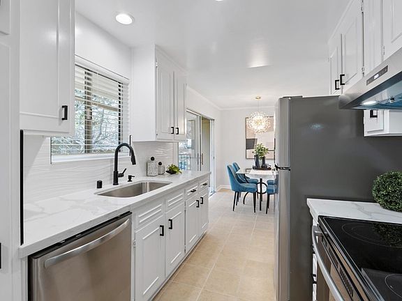4th image of 420 Alberto Way Unit 31