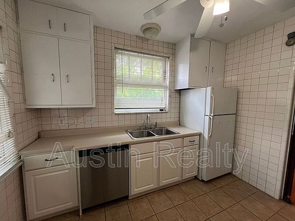 2nd image of 1101 Ralph Ter Unit A