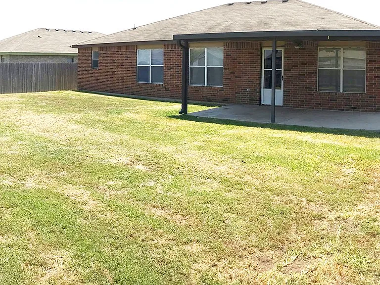 3401 Driftwood Dr — Photo 20
