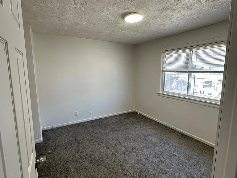 33116 Alberta St — Photo 10