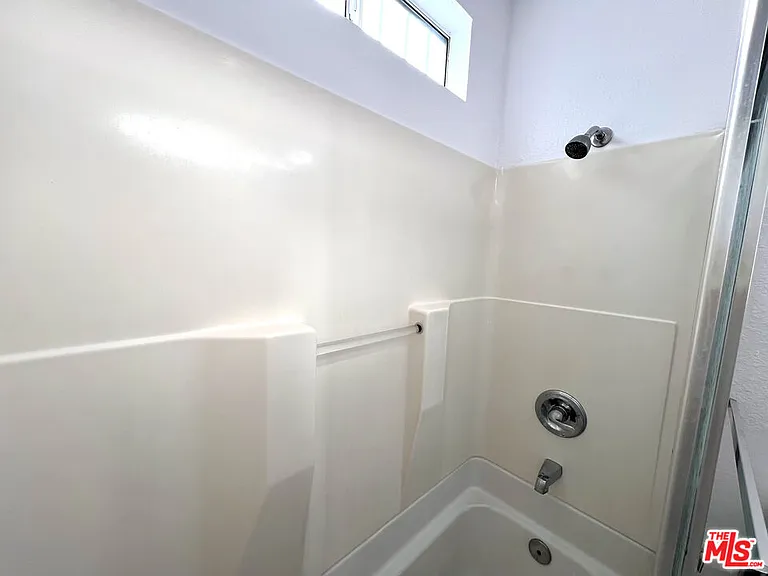1012 W 109th Pl #1/4 — Photo 10