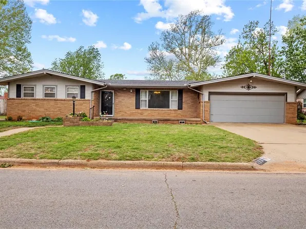713 Oak Dr, Weatherford, OK 73096