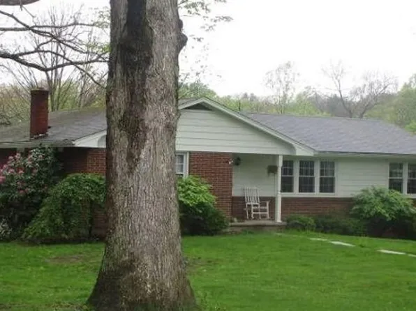 333 Meadow Dr, Johnstown, PA 15905