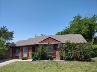 825 Annapolis Dr, Arlington, TX 76017