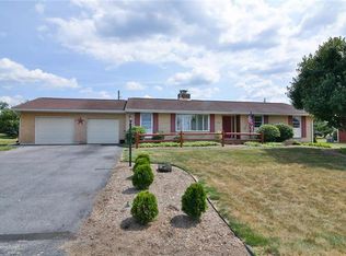 5720 Holiday Dr, Allentown, PA 18104