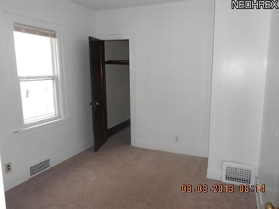 5th image of 6910 Kazimier Ave
