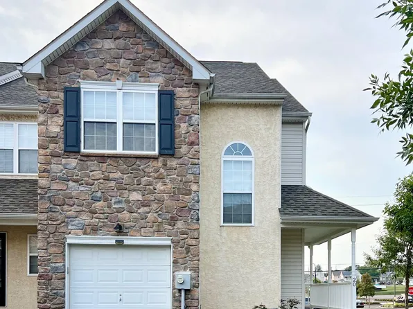 20 Prince Dr, Eagleville, PA 19403