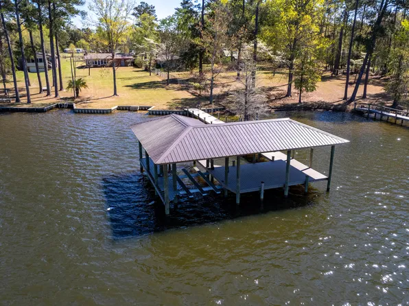 1092 Driftwood Dr, Manning, SC 29102