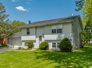 1775 Doris Rd, Sandwich, IL 60548