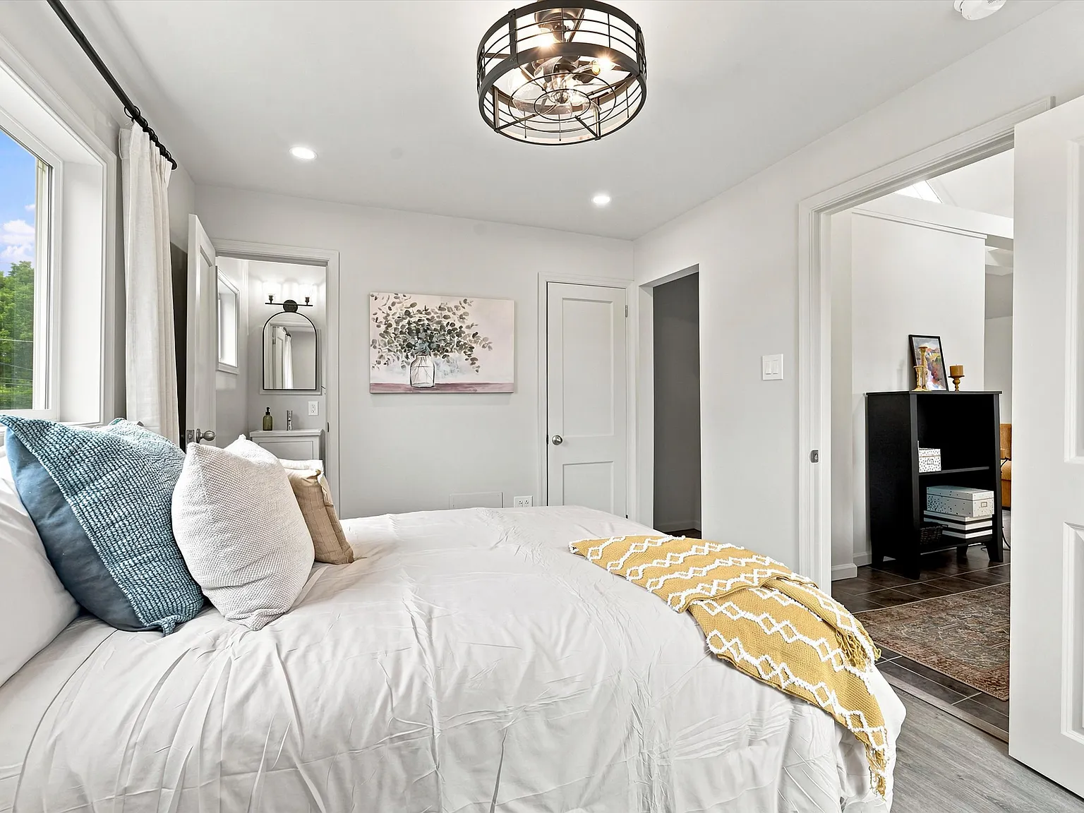 2 bed, 1100 sqft, $2,695 — Photo 4